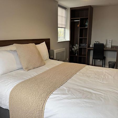 The Watling Inn Нанитон Экстерьер фото